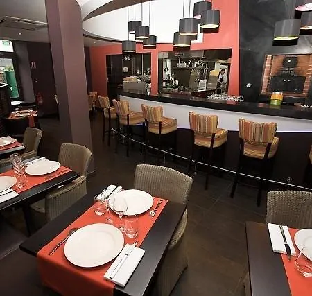 Vacanceole - Le Duguesclin Hotel 3*